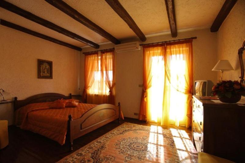 La Boatina Cormons Room photo